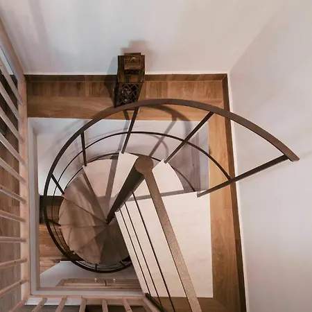 Myrovolos Luxury Angie's House *