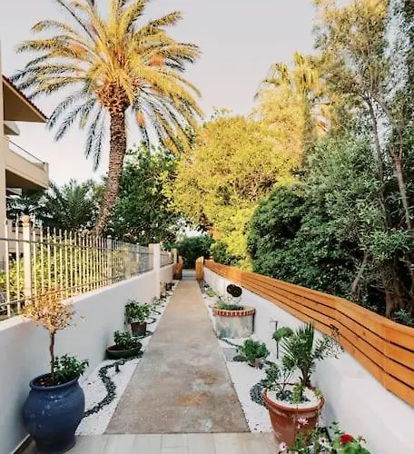 Semesterbostad Myrovolos Luxury Angie's House *