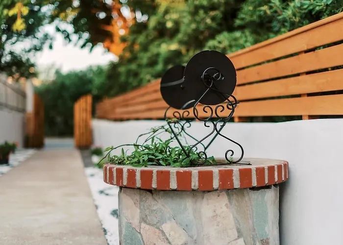 Myrovolos Luxury Angie's House *