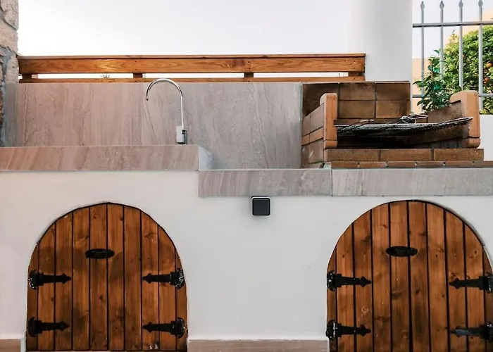 Myrovolos Luxury Angie's House *