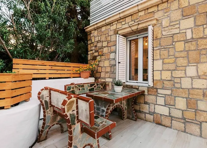 Myrovolos Luxury Angie's House *