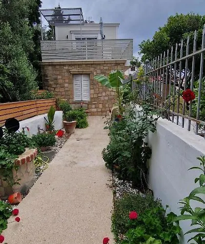 Semesterbostad Myrovolos Luxury Angie's House