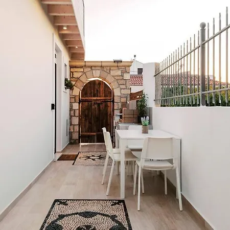 Myrovolos Luxury Angie's House Ferienhaus *