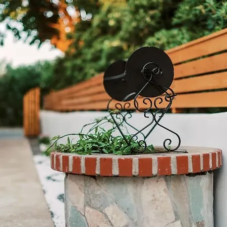 Myrovolos Luxury Angie's House *